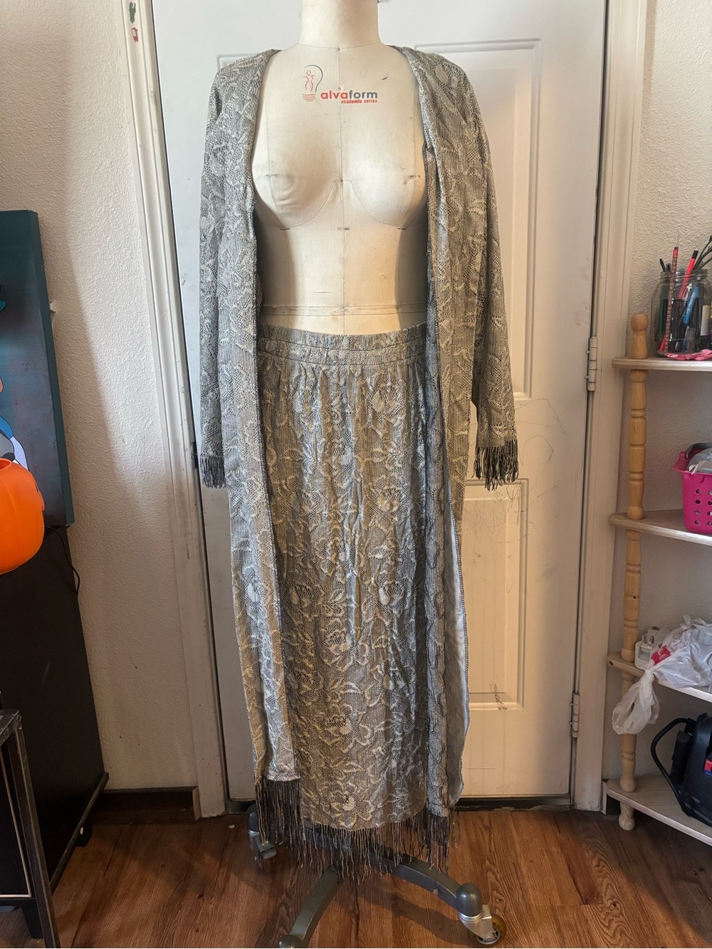 Long Lace Kimono Robe in Light Gray - Unbranded - Picture 2 of 5
